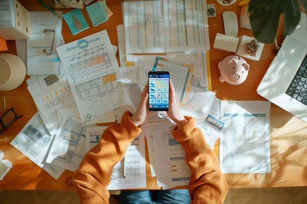 Wie kann man sein Budget effektiv verwalten, um zu sparen und zu investieren?